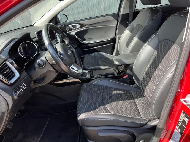KIA Xceed 1.0 T-GDi DynamicLine All-season banden | Camera | Apple Carplay & Android Auto | 18-inch | Navigatie | Parkeersensoren