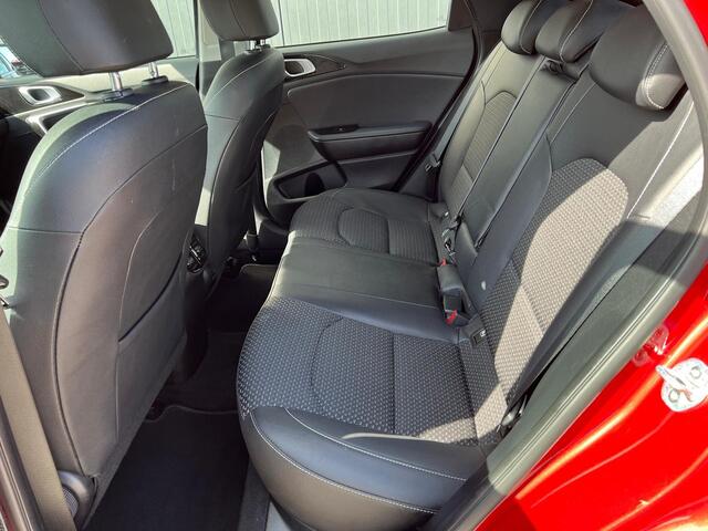 KIA Xceed 1.0 T-GDi DynamicLine All-season banden | Camera | Apple Carplay & Android Auto | 18-inch | Navigatie | Parkeersensoren