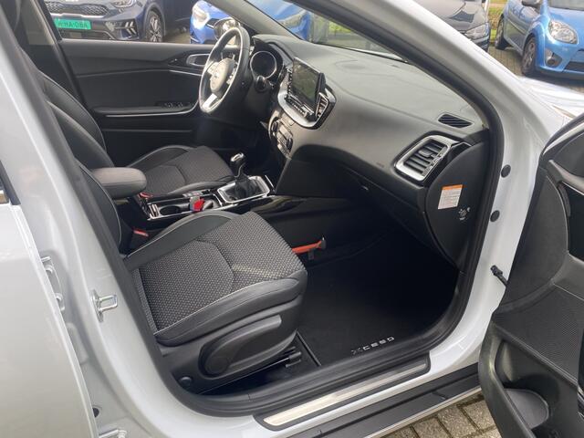 KIA Xceed 1.5 T-GDI MHEV DynamicPlusLine 160Pk Mild Hybride // 22.000Km info Roel 0492-588951