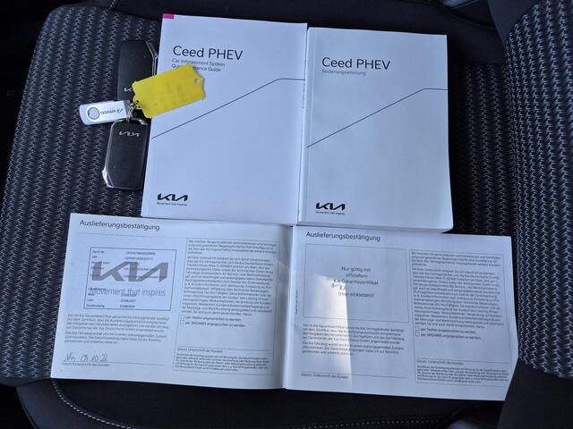 KIA Xceed 1.6 GDi PHEV Plug-in DynamicLine Automaat / Stuur- en stoelverwarming / Achteruitrijcamera / Navigatie via Apple Carplay of Android Auto / Adaptief cruise control / Trekgewicht 1300 kg / Keyless Entry/Start /