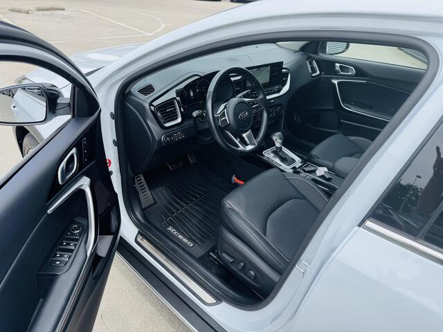 KIA Xceed 1.5 T-GDI MHEV ExecutiveLine NW Staat ! | Trekhaak | All seasons | NW geleverd & Onderhouden