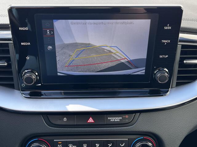 KIA Xceed 1.6 GDi PHEV DynamicLine Automaat / Zeer weinig km / 7 jaar Fabrieksgarantie / Facelift / Dealer onderhouden / Trekgewicht 1.300 kg / Navigatie via Apple Carplay Android / Adapt. CC / Stuur- en stoelverwarming / All Season banden /