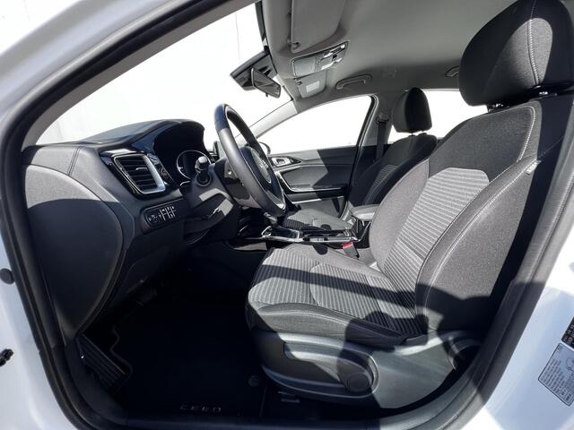 KIA Xceed 1.6 GDi PHEV DynamicLine Automaat / Zeer weinig km / 7 jaar Fabrieksgarantie / Facelift / Dealer onderhouden / Trekgewicht 1.300 kg / Navigatie via Apple Carplay Android / Adapt. CC / Stuur- en stoelverwarming / All Season banden /