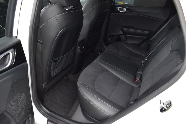 KIA Xceed 1.5 T-GDi MHEV Black Edition DCT7-Autom. | Cruise Control Adaptief | Navigatie | Camera | Panoramadak | Trekhaak | 18"LMV | Tot 10Jr. Kia-Garantie