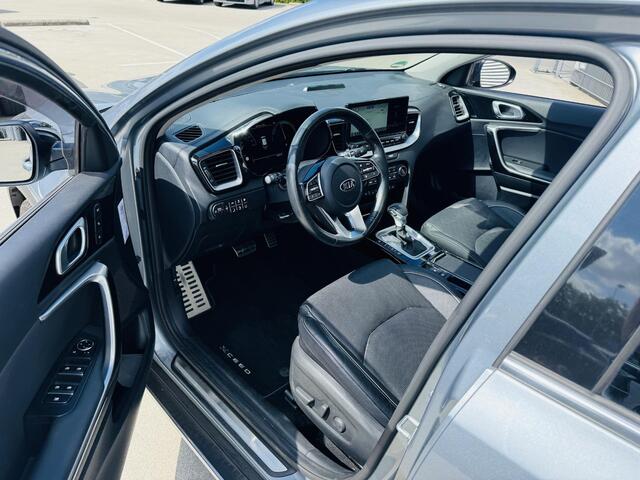 KIA Xceed 1.6 GDi PHEV ExecutiveLine Trekhaak | All seasons | Panoramadak