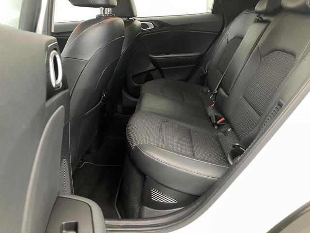 KIA Xceed 1.6 GDi PHEV DynamicLine / Navigatie / Stoel- en Stuurverwarming / Cruise Control / Climate Control / Camera /