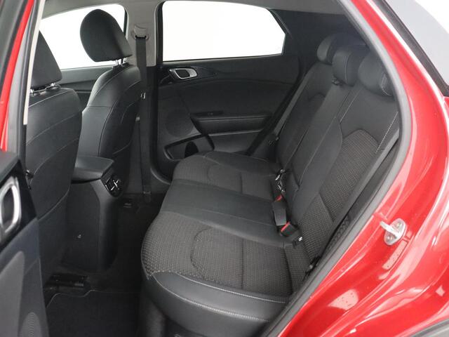 KIA Xceed 1.6 GDi PHEV DynamicLine | Automaat | Carplay | Automaat | Carplay | Stuurverwarming | Stoelverwarming | Adaptive cruise | Climate control | Camera | Navigatie | LMV 18 inch | LED