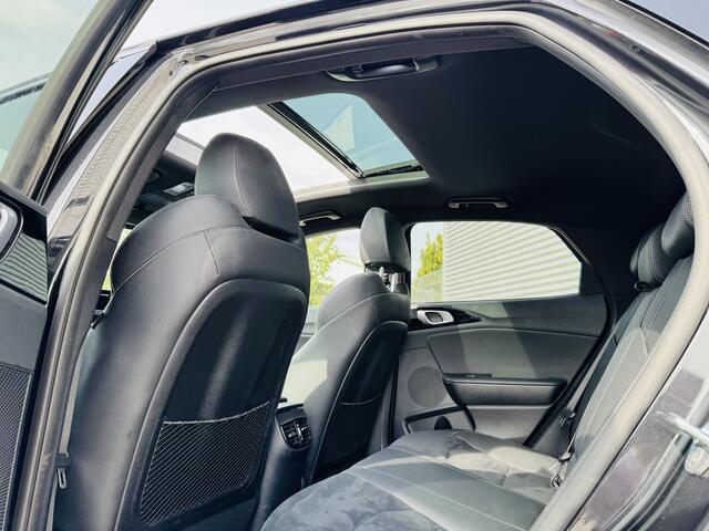 KIA Xceed 1.5 T-GDI MHEV Black Edition NL-Dealerauto | Keyless | Privacyglass | Stoel&Stuurverw.