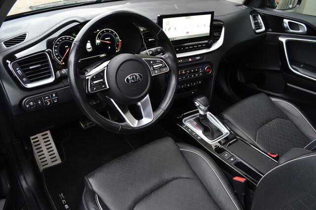 KIA Xceed 1.6 T-GDI Platinum Edition 204PK LED/Leer/Pano/ACC