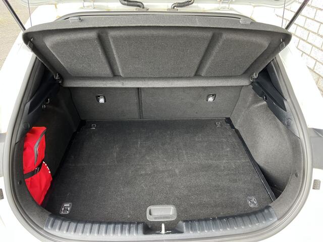 KIA Xceed 1.4 T-GDi DynamicPlusLine | All-Season banden | Glazen schuif-/kanteldak | Achteruitrijcamera | Navigatie |