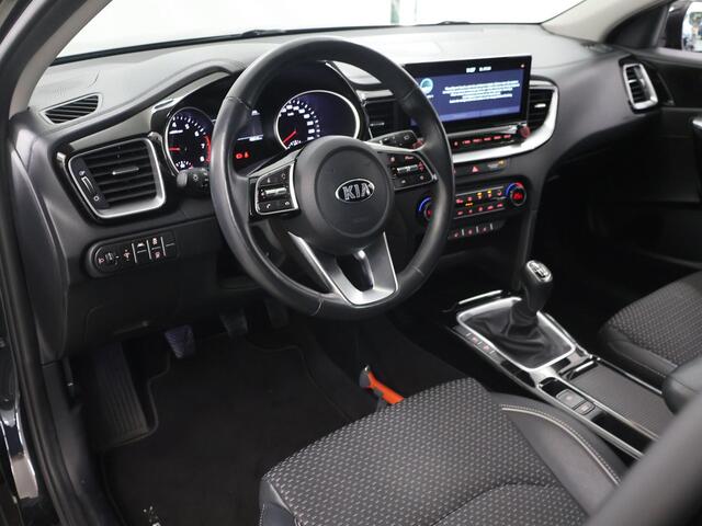 KIA Xceed 1.0 T-GDi DynamicPlusLine | Navigatiesysteem | Stoel/Stuurwielverwarming | Parkeercamera | Climate control | Apple/Android CarPlay |