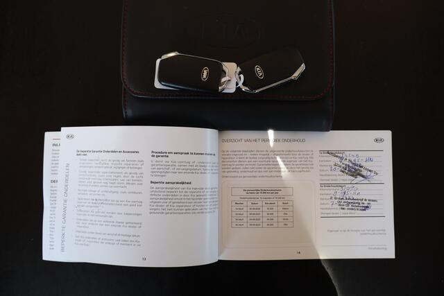 KIA Xceed 1.4 T-GDi DynamicPlusLine Panoramadak!Stuurverwarming/Stoelverwarming/Lane assist/Adaptieve cruise control/Apple carplay/Achteruitrijcamera/Navigatie/DAB/