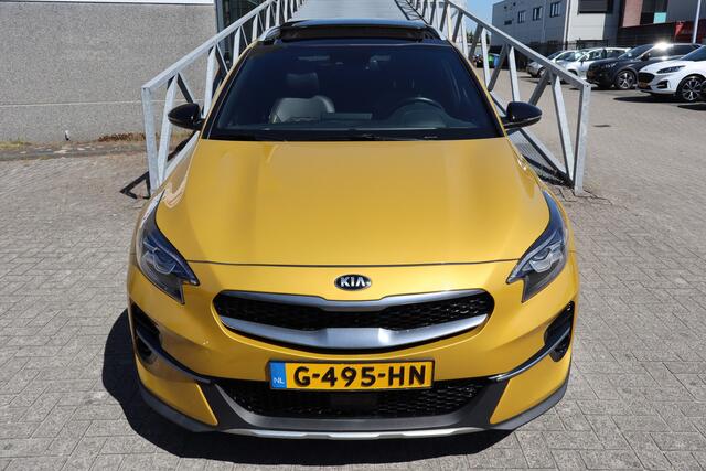 KIA Xceed 1.4 T-GDi DynamicPlusLine Panoramadak!Stuurverwarming/Stoelverwarming/Lane assist/Adaptieve cruise control/Apple carplay/Achteruitrijcamera/Navigatie/DAB/