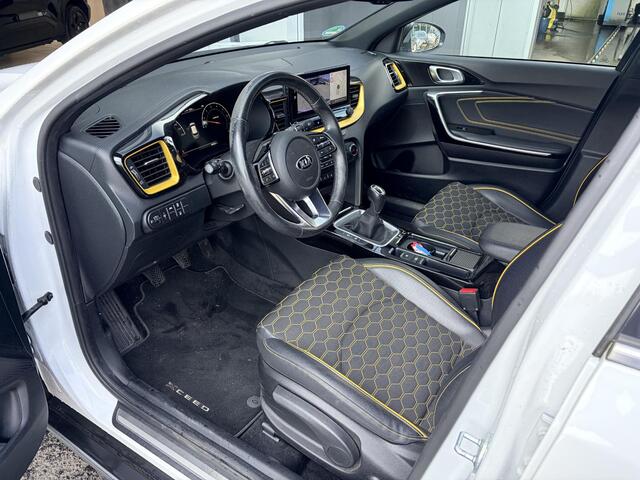 KIA Xceed 1.4 T-GDi DynamicPlusLine | Schuif/kantel dak | Stoel/stuurverwarming | Uniek interieur!! | Trekhaak |