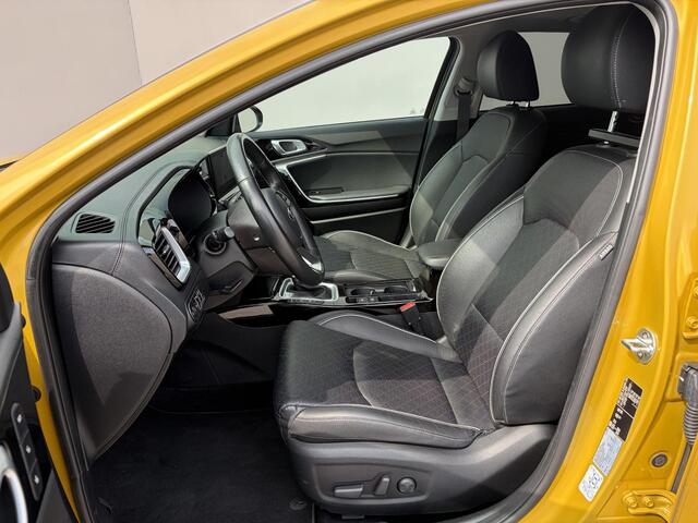 KIA Xceed 1.6 T-GDi ExecutiveLine / Stoelverwarming voor en achter / Stoelventilatie / Elektrisch schuif-kanteldak / Elektrische achterklep / Trekhaak (1410 KG) / Adaptieve Cruise Control / JBL audio