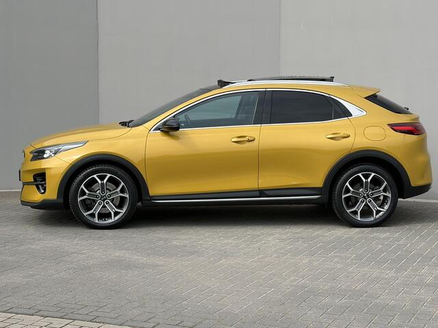 KIA Xceed 1.6 T-GDi ExecutiveLine / Stoelverwarming voor en achter / Stoelventilatie / Elektrisch schuif-kanteldak / Elektrische achterklep / Trekhaak (1410 KG) / Adaptieve Cruise Control / JBL audio