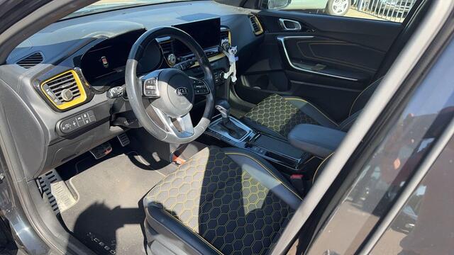 KIA Xceed 1.4 T-GDi Design Edition | Org. NL | Trekhaak | Schuif/Kantel Dak | Stoel/Stuur verwarming |