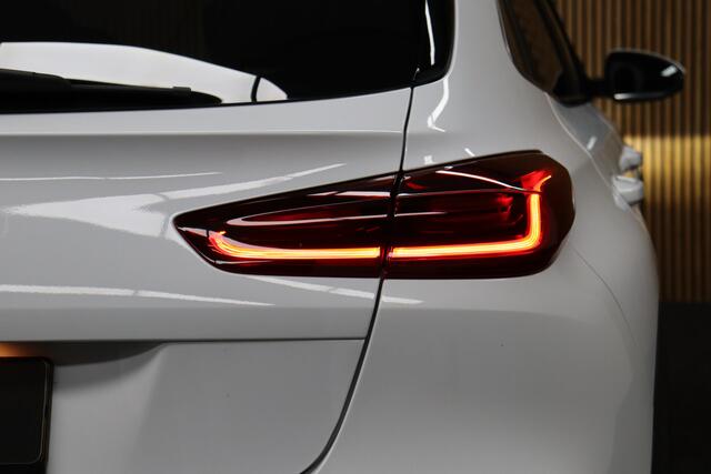 KIA Xceed 1.5 T-GDI MHEV ExecutiveLine | Adaptive-cruise | Parkeerassistent | Trekhaak | Camera | Clima | Parkeerhulp | Navigatie | Apple Carplay & Android Auto | Keyless | Stoel & Stuurverwarming
