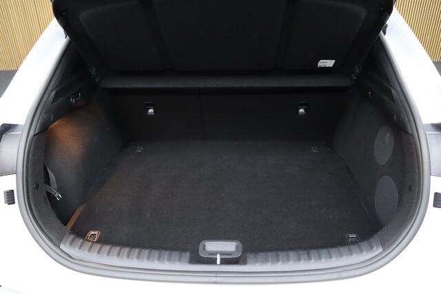 KIA Xceed 1.5 T-GDI MHEV ExecutiveLine | Adaptive-cruise | Parkeerassistent | Trekhaak | Camera | Clima | Parkeerhulp | Navigatie | Apple Carplay & Android Auto | Keyless | Stoel & Stuurverwarming