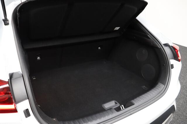 KIA Xceed 1.5 T-GDI MHEV ExecutiveLine | Adaptive-cruise | Parkeerassistent | Trekhaak | Camera | Clima | Parkeerhulp | Navigatie | Apple Carplay & Android Auto | Keyless | Stoel & Stuurverwarming