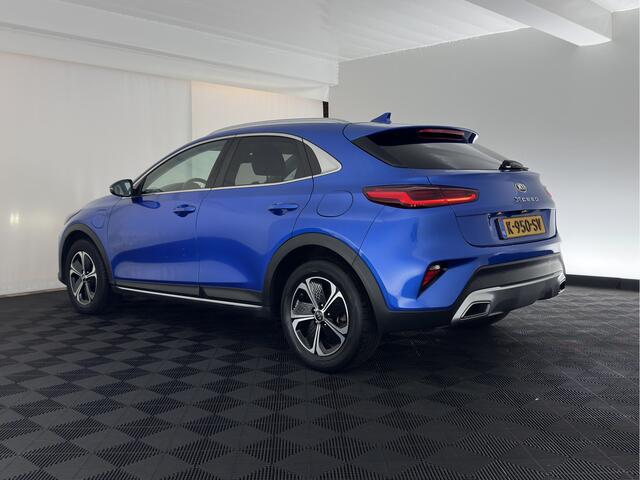 KIA Xceed 1.6 GDi PHEV DynamicPlusLine (Plug-In) {SoH-97%} (INCL-BTW ) Aut.*LEATHER-FABRIC | FULL-LED | KEYLESS | NAVI-FULLMAP | HEATED-SPORTSEATS | CAMERA | DAB | LANE-ASSIST | CRUISE | PRIVACY-GLASS | 16''ALU* – foto 4