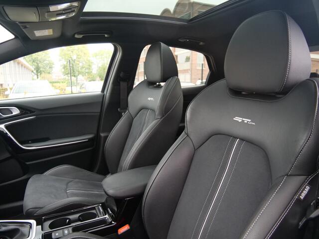 KIA Xceed 1.5 T-GDi GT-Line 141 Pk Automaat Navi / DAB / Apple Carplay / Pano-dak / Camera