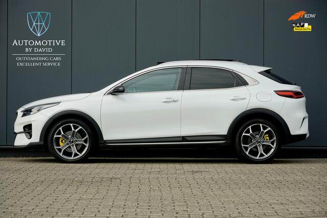 KIA Xceed 1.5 T-GDI 160 pk DYNAMICPLUSLINE AUTOMAAT / FABRIEKSGARANTIE / MHEV / PANORAMADAK / DESIGN PACK YELLOW / DAB / LANE ASSIST / ADAPTIEVE CRUISE CONTROL / ALL SEASON