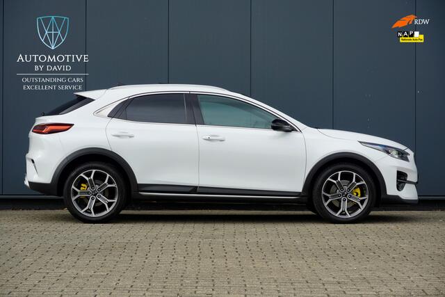 KIA Xceed 1.5 T-GDI 160 pk DYNAMICPLUSLINE AUTOMAAT / FABRIEKSGARANTIE / MHEV / PANORAMADAK / DESIGN PACK YELLOW / DAB / LANE ASSIST / ADAPTIEVE CRUISE CONTROL / ALL SEASON
