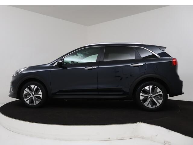 KIA e-Niro ExecutiveLine 64 kWh | Parkeersensoren | Navigatie | Stoel en stuurwiel verwarmd | LM velgen | Climate Control | Nederlandse Auto | NAP |