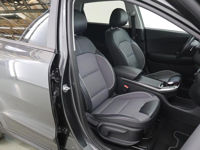 KIA e-Niro DynamicPlusLine 64 kWh | Panoramadak | Stoel/Stuurwielverwarming | Adaptieve Cruise Control | Keyless Go | LED Koplampen |