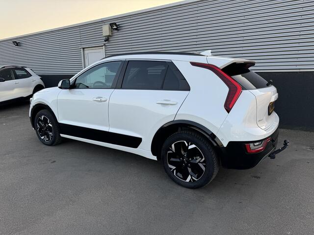 KIA e-Niro EV DynamicPlusLine 64.8 kWh Trekhaak, Lederen bekleding, Stoel- & Stuurwielverwarming, Dodehoekdetectie, Elektrische bestuurdersstoel, Elek. achterklep