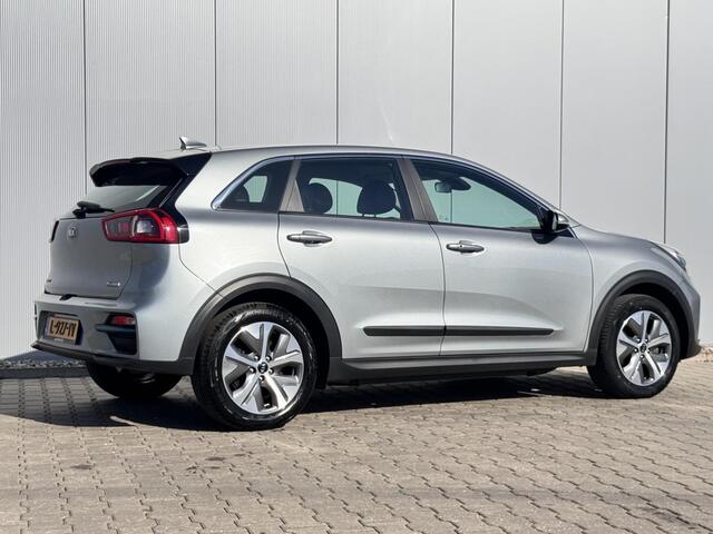 KIA e-Niro DynamicLine 64 kWh / Climate controle / Apple Carplay/Android Auto / Cruise Control / Navigatie / Lederen/stof Bekleding /