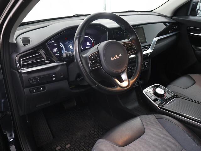 KIA e-Niro Edition 64 kWh | Stoel/Stuurwielverwarming | Navigatie | Parkeercamera | Climate control |