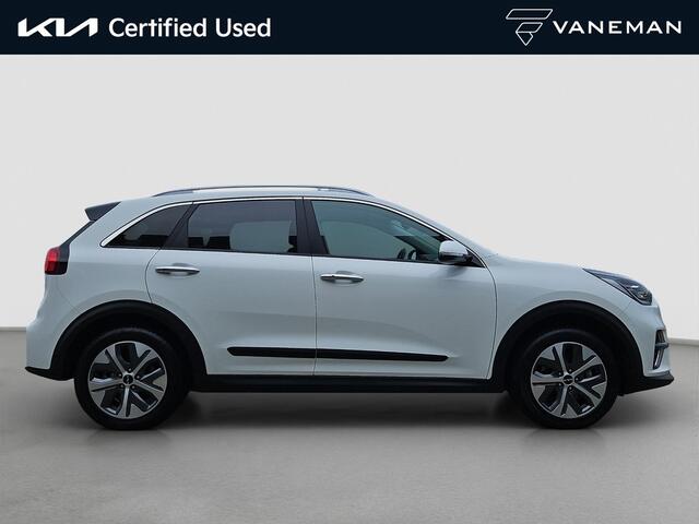 KIA e-Niro ExecutiveLine 64 kWh | 1e Eigenaar | Geheugenfunctie stoelen | Adapt. Cruise | Schuif\Kanteldak | Stoelverwarming & Verkoeling |