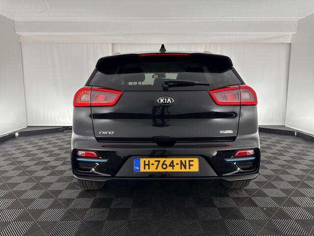 KIA e-Niro ExecutiveLine 64 kWh (INCL-BTW) Aut. *HEATPUMP | FULL-LEATHER | JBL-AUDIO | FULL-LED | NAVI-FULLMAP | DAB | ADAPT.CRUISE | CAMERA | MEMORY-PACK | LANE-ASSIST | KEYLESS | DIGI-COCKPIT | TOWBAR | 17"ALU*
