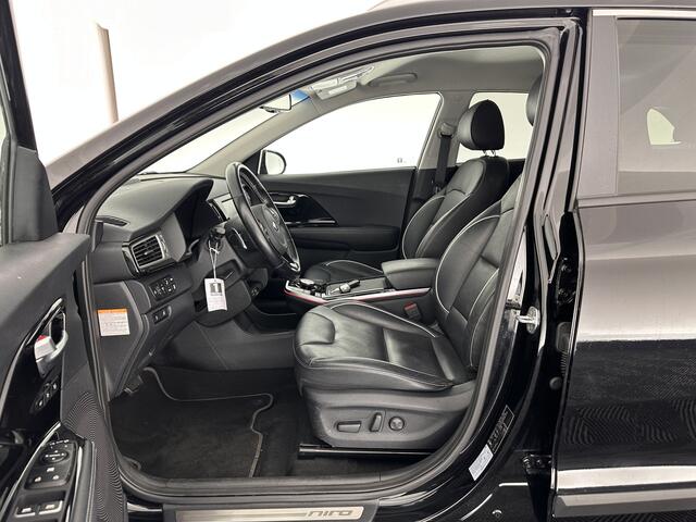 KIA e-Niro ExecutiveLine 64 kWh (INCL-BTW) Aut. *HEATPUMP | FULL-LEATHER | JBL-AUDIO | FULL-LED | NAVI-FULLMAP | DAB | ADAPT.CRUISE | CAMERA | MEMORY-PACK | LANE-ASSIST | KEYLESS | DIGI-COCKPIT | TOWBAR | 17"ALU*