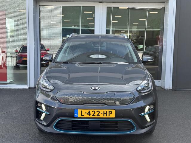 KIA e-Niro ExecutiveLine 64 kWh 3 FASE | Trekhaak | Climate controle | Cruise controle Adaptieve | Stoelverwarming - ventilatie | Stuurverwarming