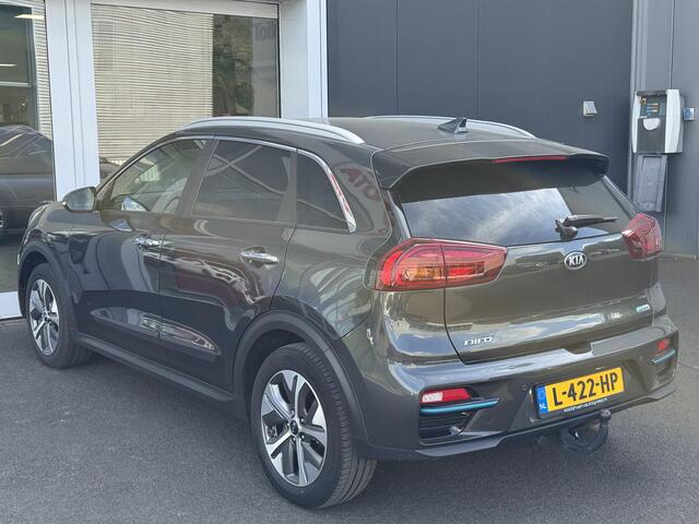 KIA e-Niro ExecutiveLine 64 kWh 3 FASE | Trekhaak | Climate controle | Cruise controle Adaptieve | Stoelverwarming - ventilatie | Stuurverwarming