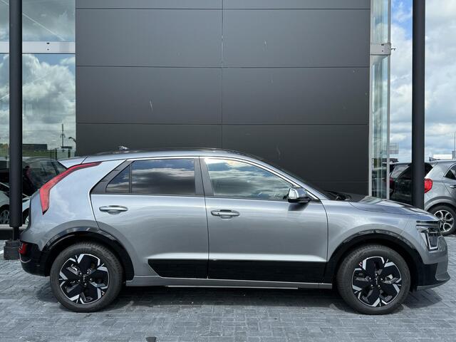 KIA e-Niro EV DynamicPlusLine 64.8 kWh Lease vanaf ¤639,01 p/m! | Schuif/kantel dak | Head-up display | Camera | Stoel verwarming