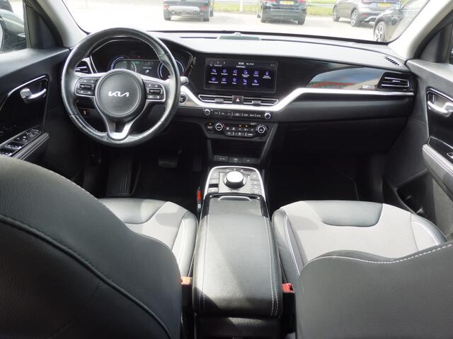 KIA e-Niro Dynamic Line 64 kWh 3 FASE Warmtepomp | Camera | Stof/leer | Apple carplay | 1e eig | NL auto