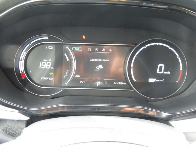 KIA e-Niro Dynamic Line 64 kWh 3 FASE Warmtepomp | Camera | Stof/leer | Apple carplay | 1e eig | NL auto