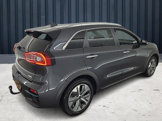 KIA e-Niro ExecutiveLine 64 kWh (204 PK) 1e-Eig. & Dealer-Onderh. BOVAG-Garantie. NL-Auto. Leer, Trekhaak, Warmtepomp, Navigatie/Apple-Carplay/Android-Auto, Adaptieve-Cruisecontrol, Keyless-Entry/Start, Parkeersensoren-V+A, Achterui Premium-Audio, Gevent-Voorstoelen