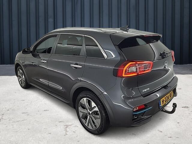 KIA e-Niro ExecutiveLine 64 kWh (204 PK) 1e-Eig. & Dealer-Onderh. BOVAG-Garantie. NL-Auto. Leer, Trekhaak, Warmtepomp, Navigatie/Apple-Carplay/Android-Auto, Adaptieve-Cruisecontrol, Keyless-Entry/Start, Parkeersensoren-V+A, Achterui Premium-Audio, Gevent-Voorstoelen