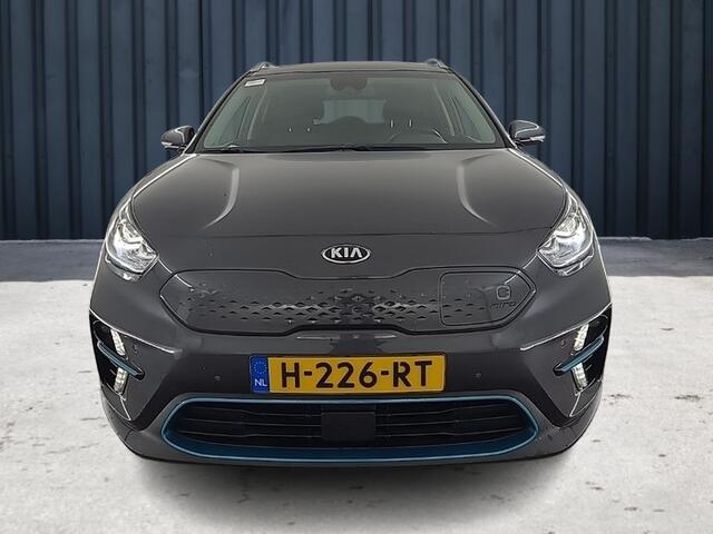 KIA e-Niro ExecutiveLine 64 kWh (204 PK) 1e-Eig. & Dealer-Onderh. BOVAG-Garantie. NL-Auto. Leer, Trekhaak, Warmtepomp, Navigatie/Apple-Carplay/Android-Auto, Adaptieve-Cruisecontrol, Keyless-Entry/Start, Parkeersensoren-V+A, Achterui Premium-Audio, Gevent-Voorstoelen