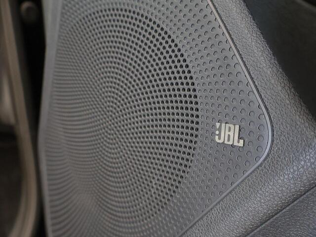 KIA e-Niro EXECUTIVELINE 64 KWH + JBL | ADAPTIVE CRUISE | STOELVENTILATIE | LEDER | CARPLAY | CAMERA