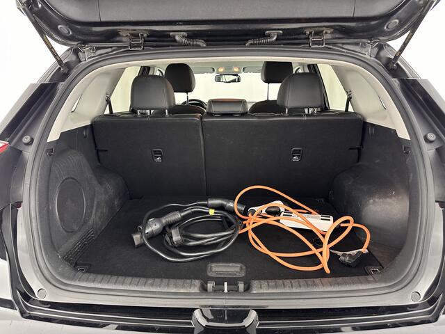 KIA e-Niro ExecutiveLine 64 kWh (INCL-BTW) Aut. *FULL-LEATHER | JBL-AUDIO | FULL-LED | NAVI-FULLMAP | DAB | ADAPT.CRUISE | CAMERA | MEMORY-PACK | LANE-ASSIST | KEYLESS | DIGI-COCKPIT | 17"ALU*