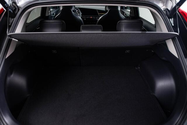 KIA e-Niro EV DynamicPlusLine 64.8 kWh Schuifdak - Head-up - Camera - Privacy glass - Stoelverwarming - LED-koplampen - Stuurwielverwarming