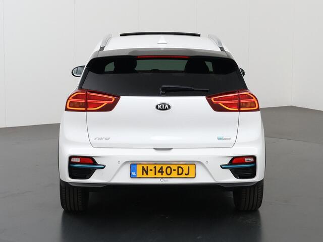 KIA e-Niro DynamicPlusLine 64 kWh | Panoramadak | Stoel/Stuurwielverwarming | Adaptieve Cruise Control | Keyless Go | LED Koplampen |