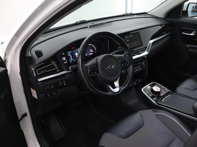 KIA e-Niro DynamicPlusLine 64 kWh | Panoramadak | Stoel/Stuurwielverwarming | Adaptieve Cruise Control | Keyless Go | LED Koplampen |