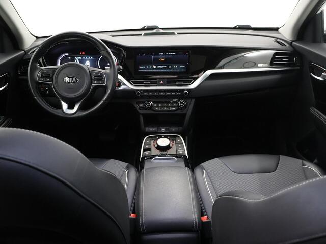 KIA e-Niro DynamicPlusLine 64 kWh | Panoramadak | Stoel/Stuurwielverwarming | Adaptieve Cruise Control | Keyless Go | LED Koplampen |